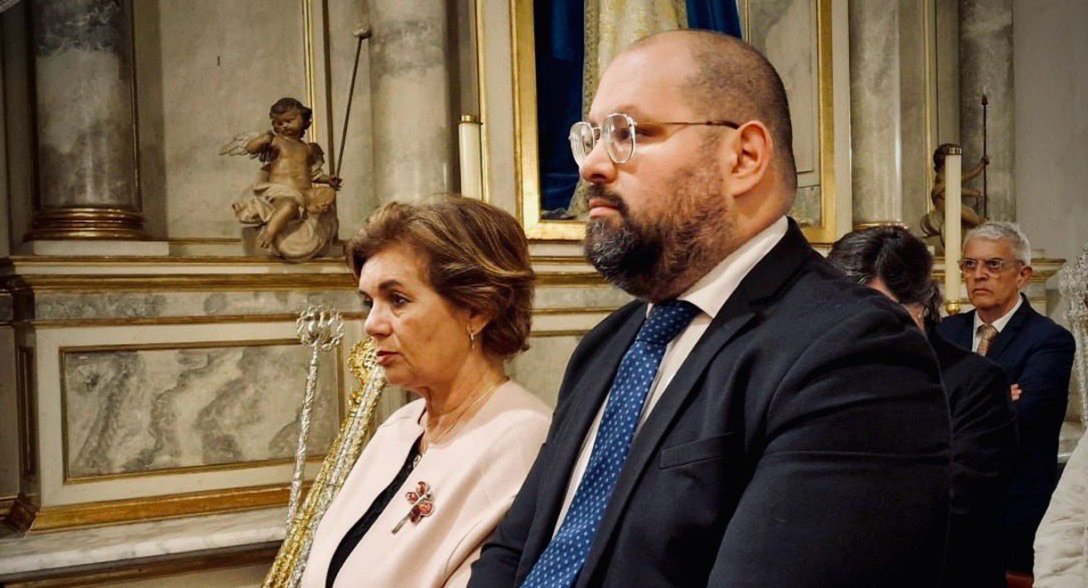 Bello y Gómez acompañan a la Agrupación Parroquial Beso de Judas en el Vía Lucis