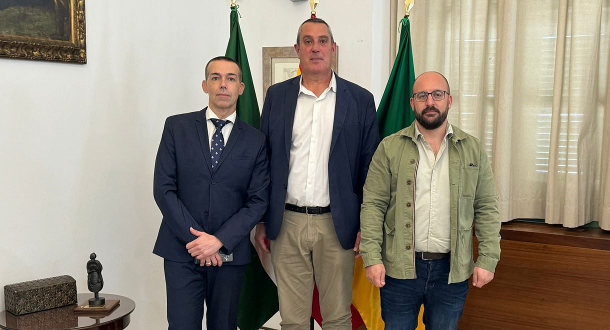 Recepción municipal al nuevo director de Carrefour El Paseo