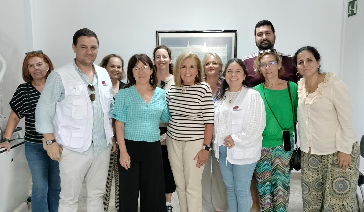 Voluntarios de Calor en la Noche se forman en adicciones para atender a las personas sin hogar de El Puerto