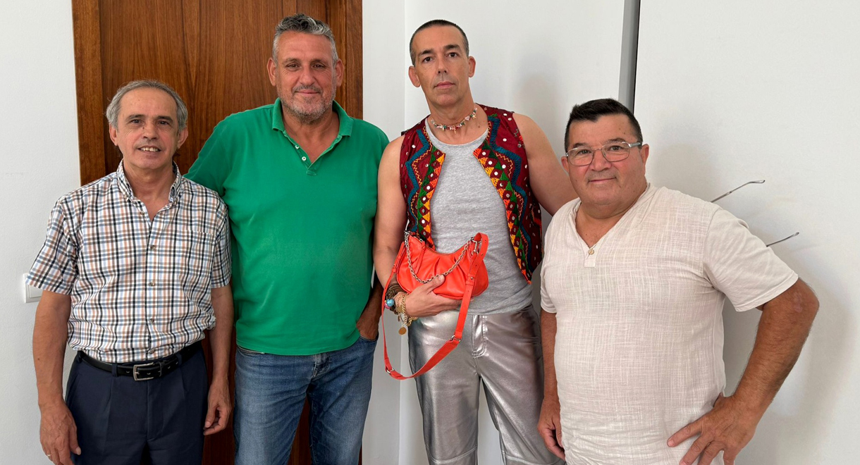 Calleja anuncia que está trabajando con la Antología de José Luis Arniz un programa de actividades que reconozcan la figura de este insigne carnavalero