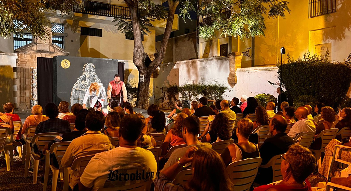 Lleno en la Plaza Colón para disfrutar de la representación de la obra 'Lope que te parió'