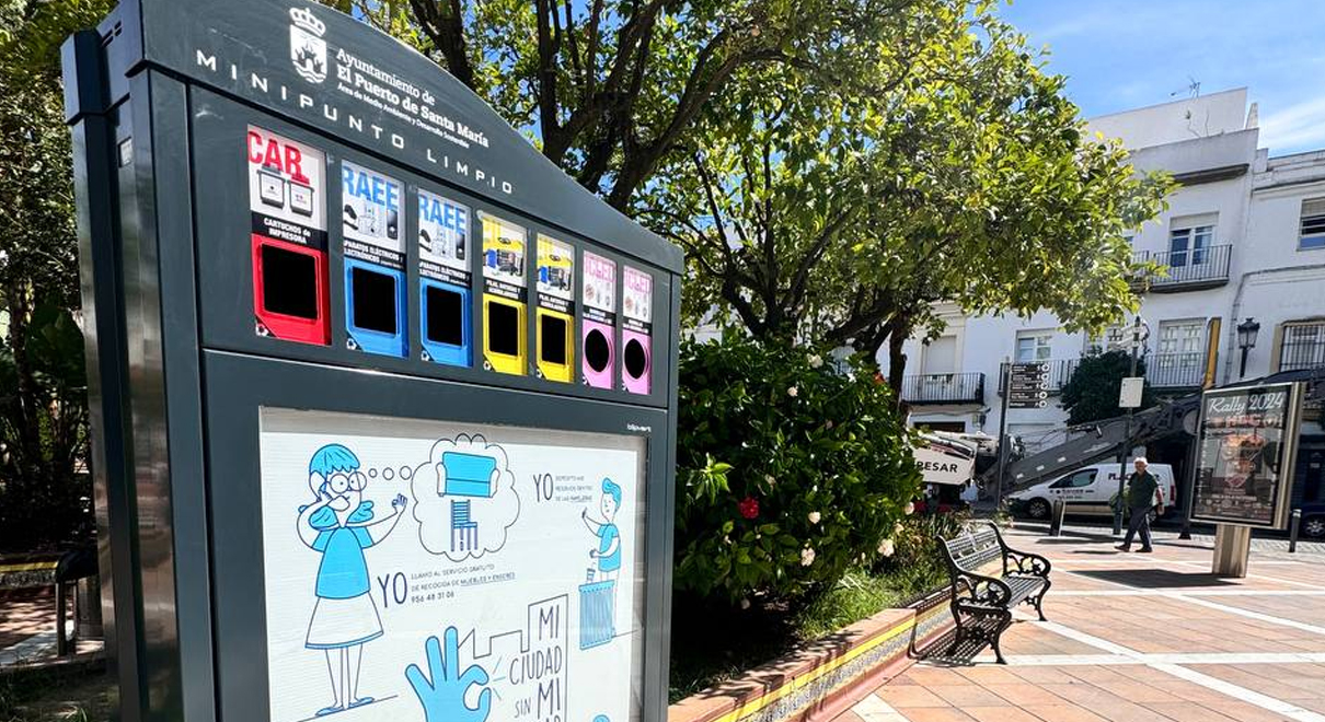 Medio Ambiente instala nuevos minipuntos limpios en El Puerto, para acercar el reciclaje a los hogares Medio Ambiente instala nuevos minipuntos limpios en El Puerto, para acercar el reciclaje a los hogares