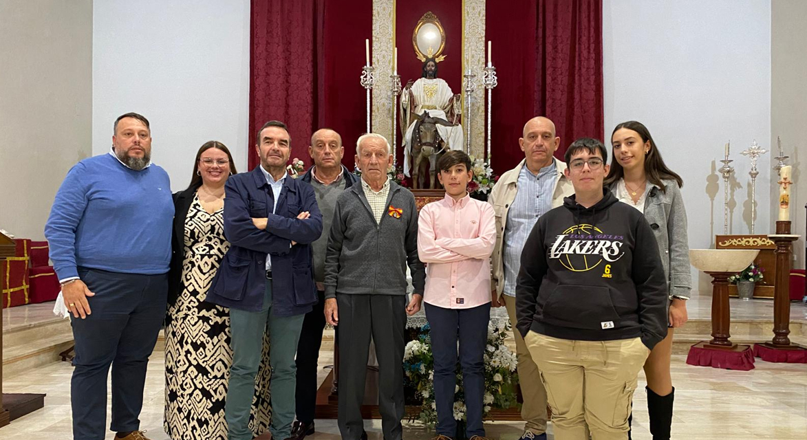 Rafael Pomares recibe la distinción de 'Hombre del Mar 2024' de la Hermandad del Carmen de El Puerto Rafael Pomares recibe la distinción de 'Hombre del Mar 2024' de la Hermandad del Carmen de El Puerto