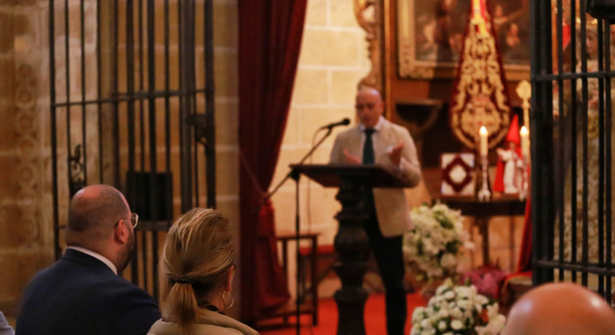 Jesús Andrades protagonizó la VI Oración Poética a Nuestra Señora de la Piedad