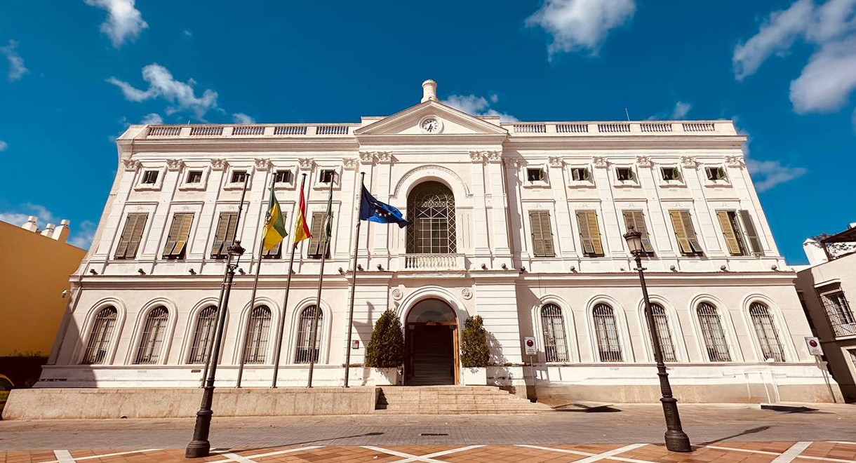 El Puerto avanza hacia la sostenibilidad con una eficiente gestión de bonificaciones por placas solares en 2024