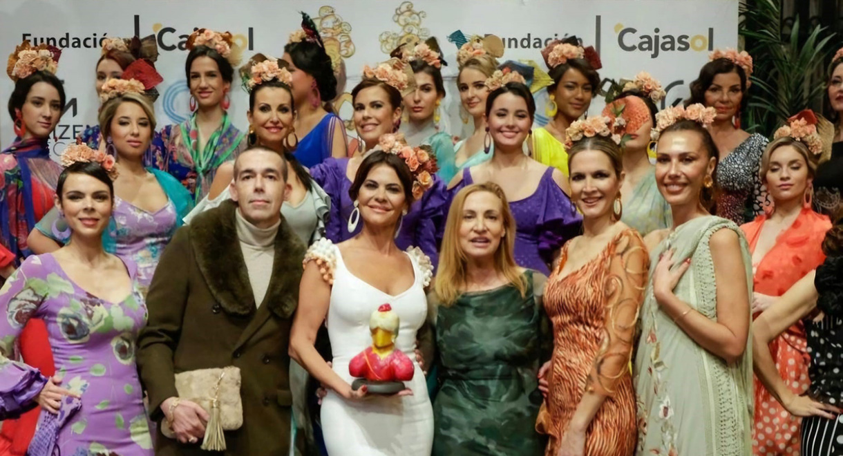 La portuense Ángeles Verano presenta su colección 'Sevilla en primavera' en la Fundación Cajasol