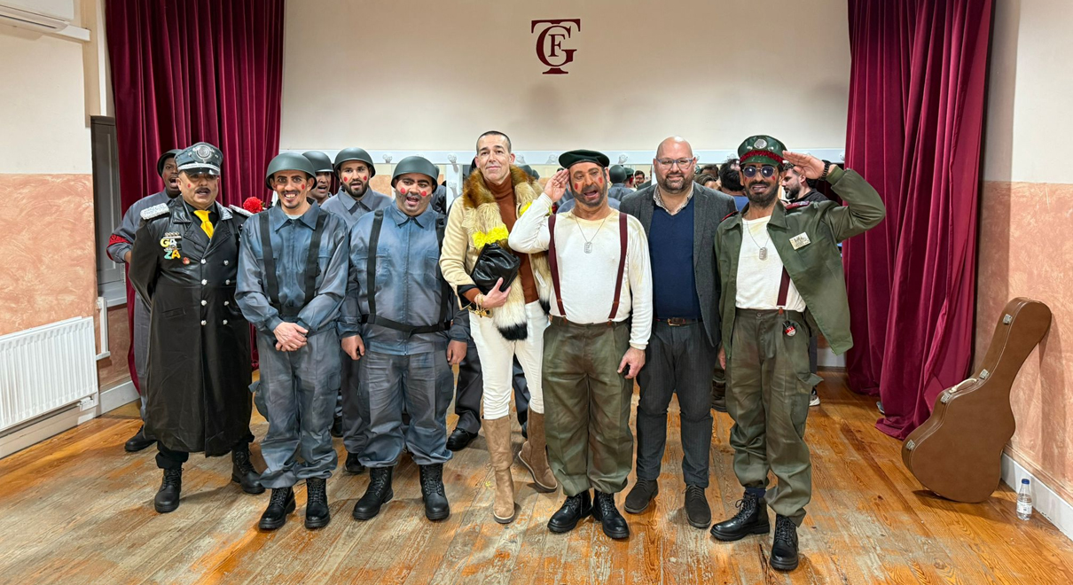 El cuarteto 'Inclusión o victoria' y la comparsa 'Los que tocan el cielo' llevaron anoche el carnaval portuense al COAC 2025