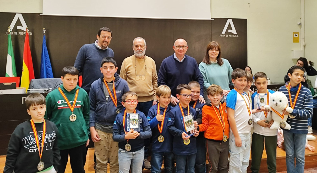 Entrega de premios del Campeonato Provincial por Equipos de Colegios y Clubes Escolares de Ajedrez en Los Toruños