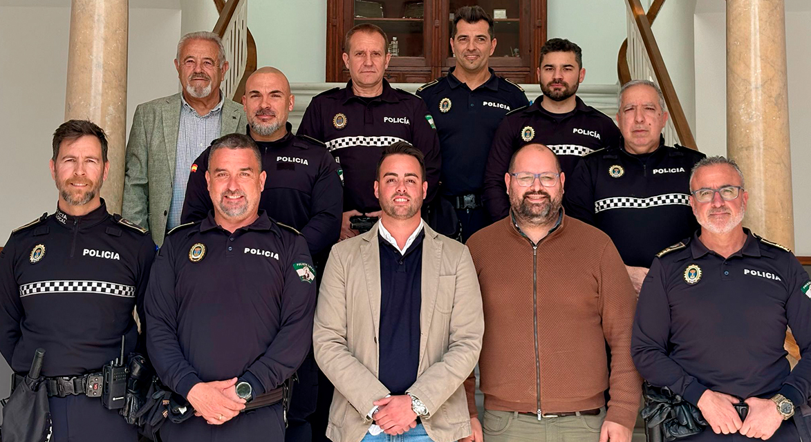 Cuatro agentes de la Policía Local pasan a ocupar puestos de oficial y un oficial pasará a puesto de subinspector en comisión de servicios