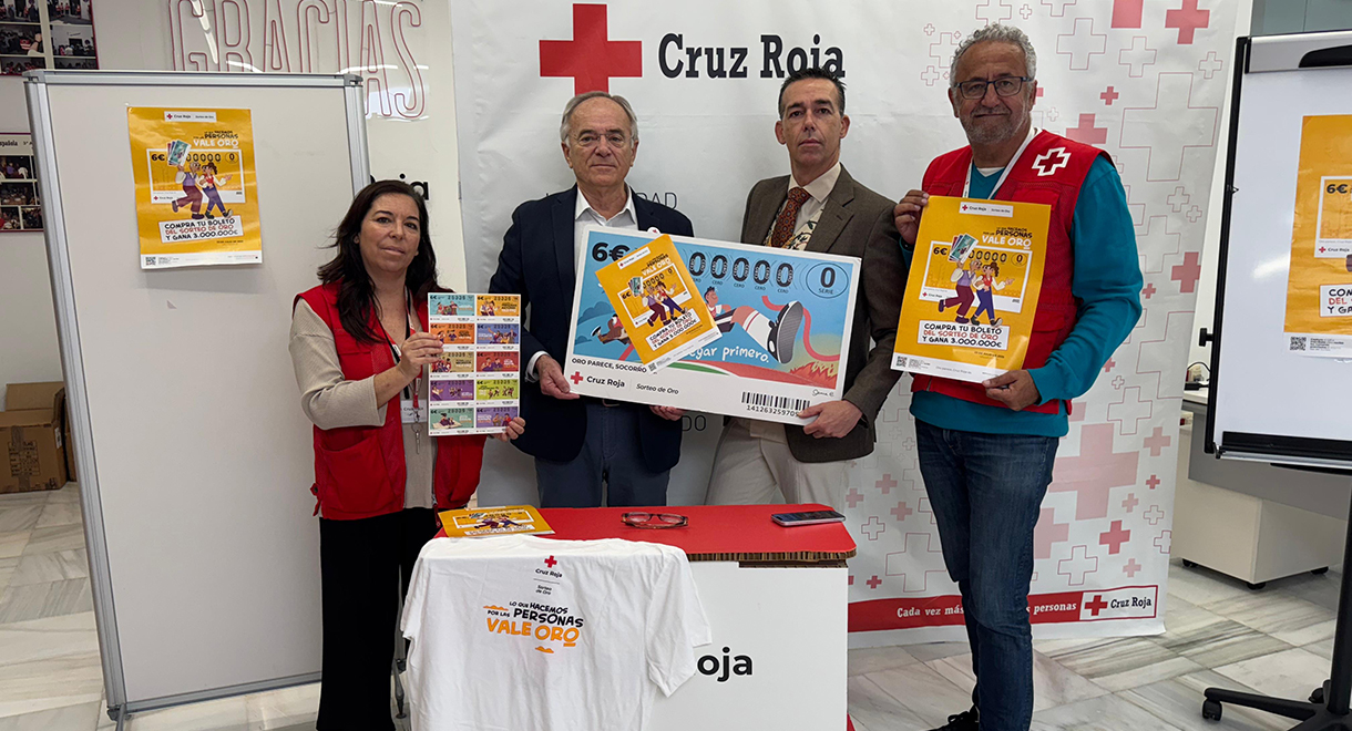 David Calleja visita la sede de Cruz Roja en El Puerto para apoyar la venta del Sorteo de Oro