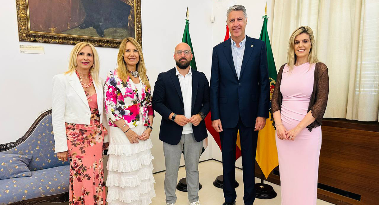 Germán Beardo recibe en el Ayuntamiento al alcalde de Badalona, Xavier García Albiol