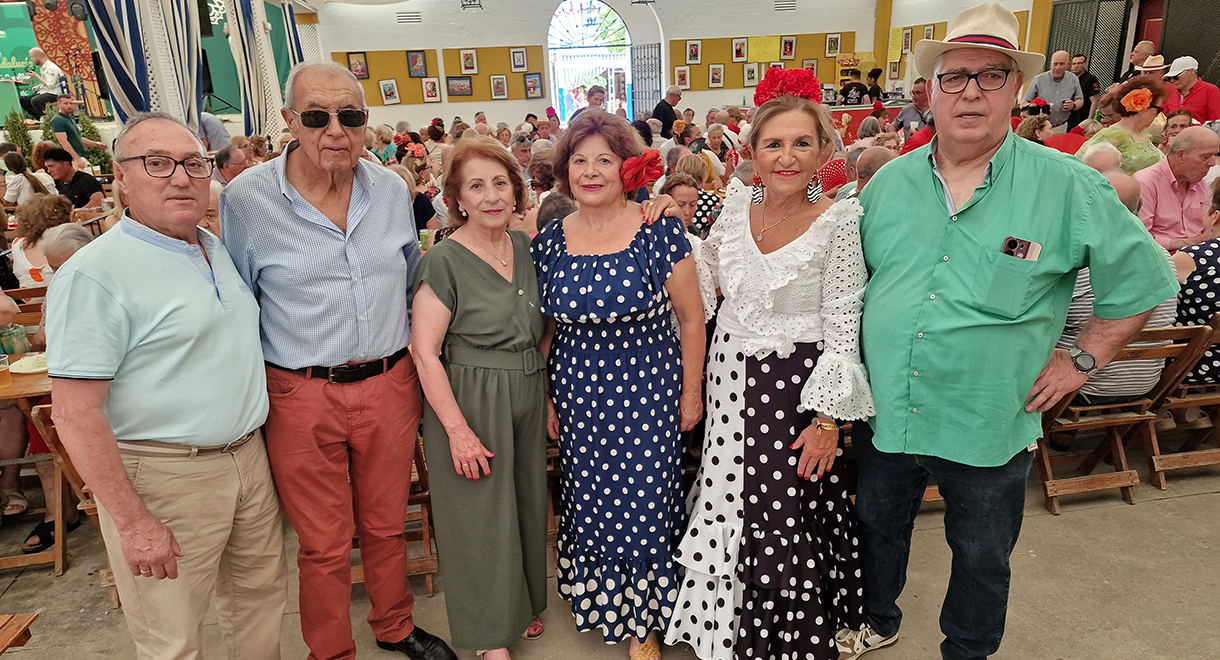#ElPuerto de Santa María - Los mayores disfrutan en la Caseta Municipal ...