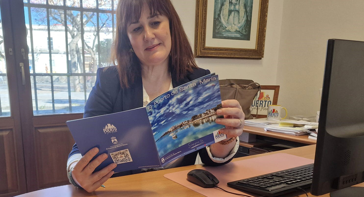 El Ayuntamiento de El Puerto presenta una nueva guía turística de la ciudad, disponible en formato impreso e interactivo
