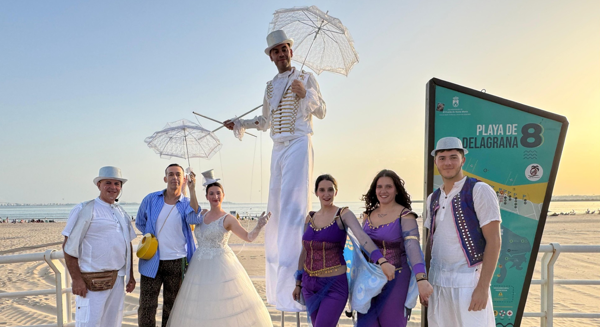 Calleja inaugura el Mercado de 'Las Noches Mágicas de San Juan' en el Paseo Marítimo de Valdelagrana