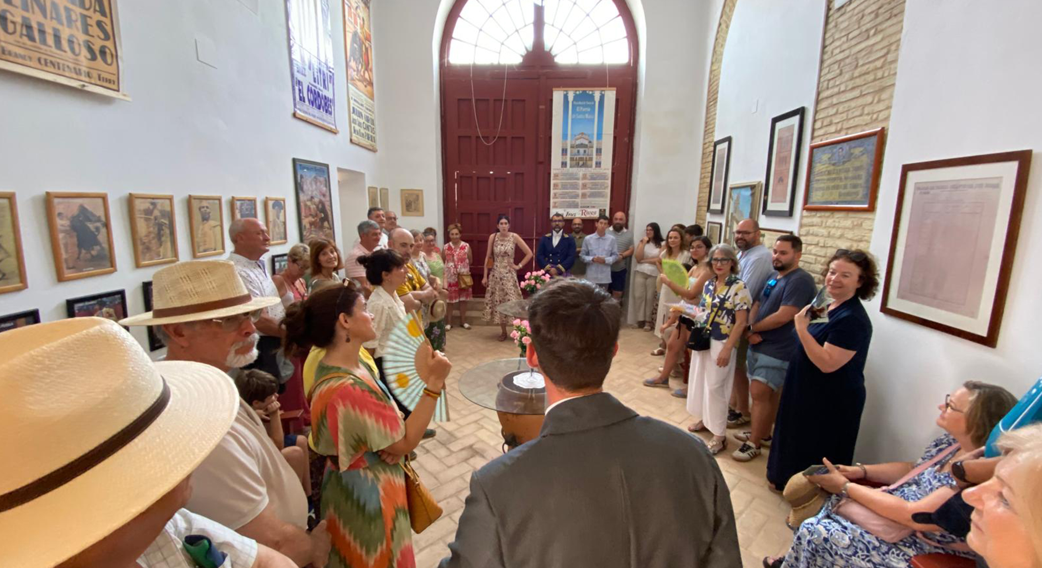 La Plaza Real de El Puerto revive su historia centenaria este verano abriendo sus puertas a las visitas teatralizadas