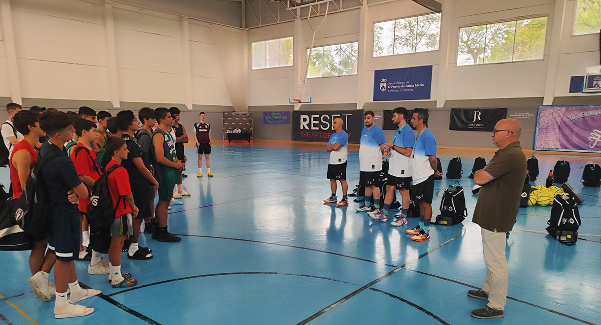 El 361º Medina Basketball Tournament convierte el Pabellón de la Angelita Alta en una gran fiesta del baloncesto