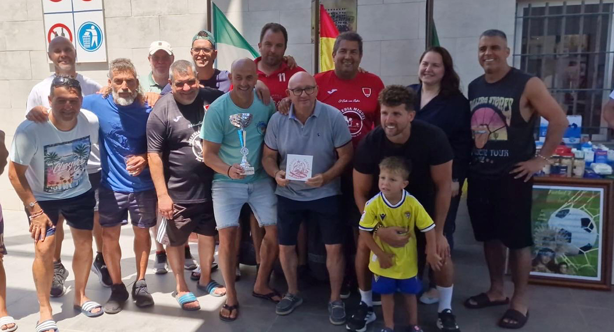 Las Tres Doradas, campeones del Torneo de Fútbol 7 Veteranos Virgen del Carmen