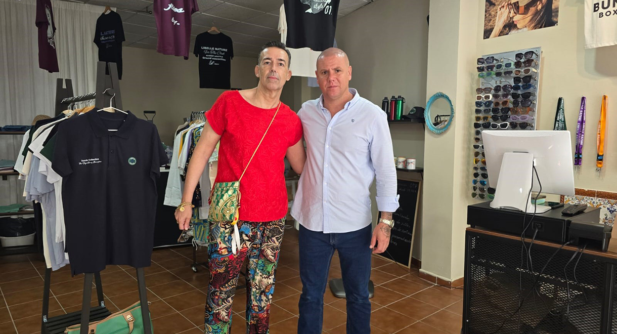 Calleja visita Libelle Nature, un nuevo espacio de moda consciente en El Puerto
