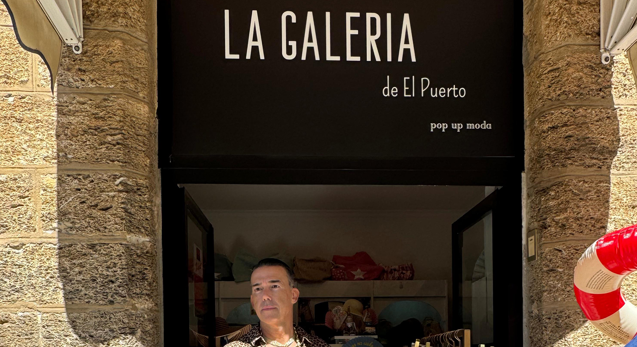 David Calleja elogia la propuesta de 'La Galería de El Puerto', nuevo espacio de moda y complementos en el casco histórico