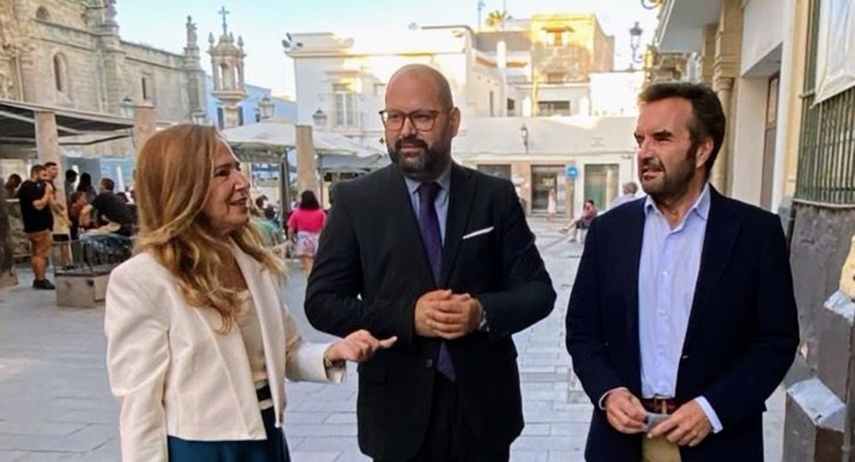 Teresa Jiménez-Becerril disertó en la Academia de Bellas Artes bajo el título 'Palabras de libertad, ni quiero, ni debo, ni puedo olvidar'