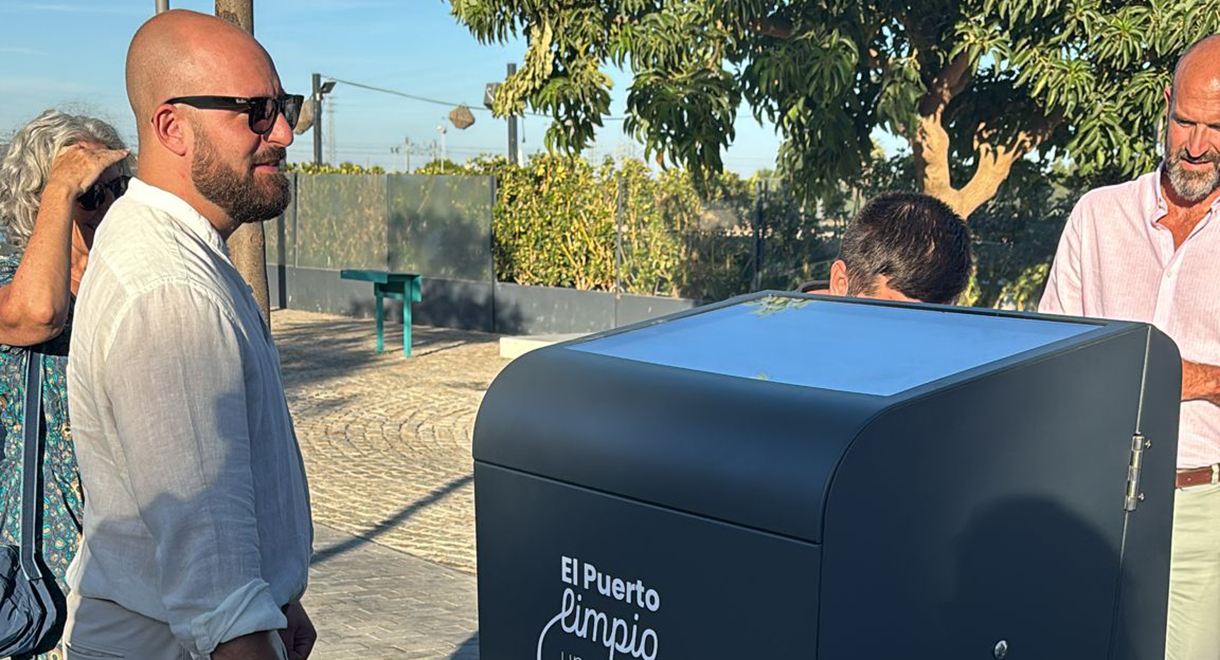 El Puerto de Santa María inicia la instalación de papeleras compactadoras inteligentes dentro del nuevo contrato de limpieza