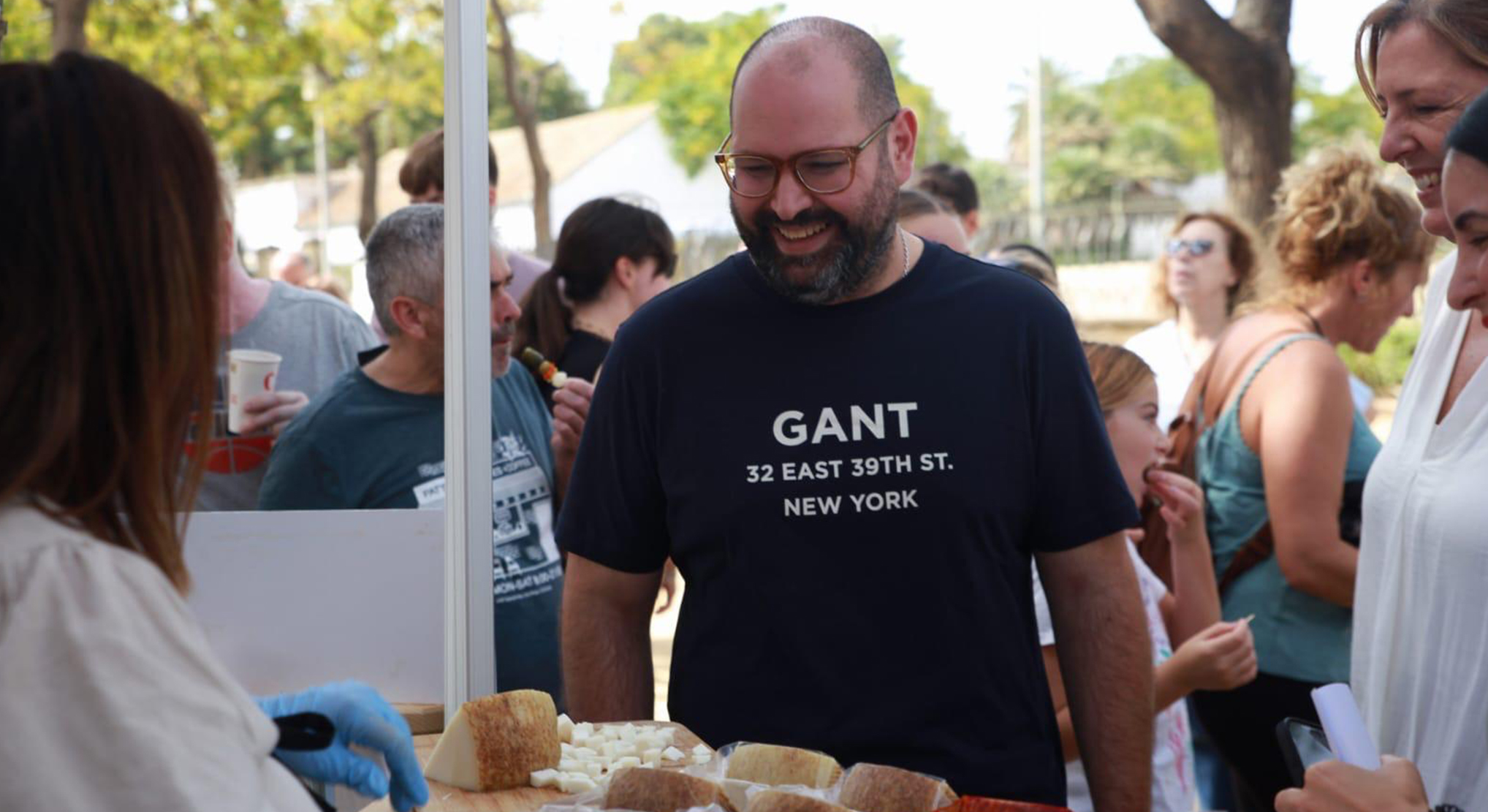 El Puerto disfruta de una gran jornada de convivencia y sabor en el Parque de la Victoria durante la Festividad de la Hispanidad