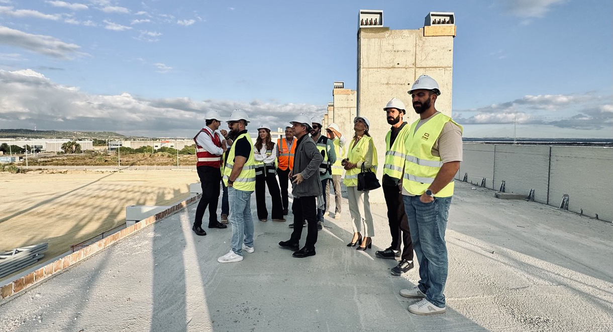 Germán Beardo supervisa los avances del Estadio de Rugby de El Puerto, con la instalación de la estructura metálica que soporta la cubierta