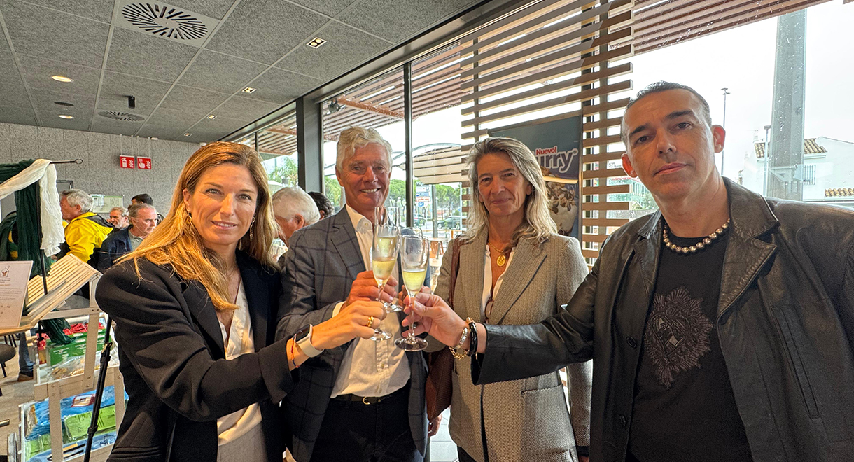 Calleja inaugura el restaurante McDonald's ubicado en la avenida del Cisne, el tercero con que cuenta la ciudad