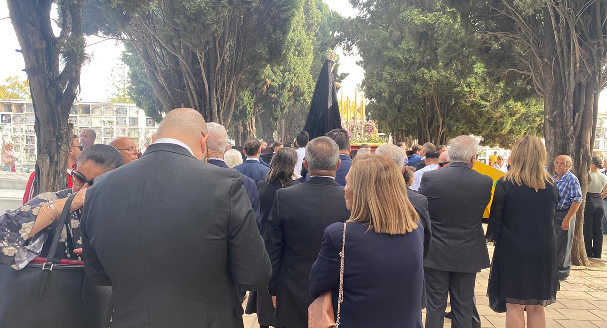 El Ayuntamiento adjudica la recogida y transporte de contenedores de residuos sólidos del cementerio a la empresa Pusama