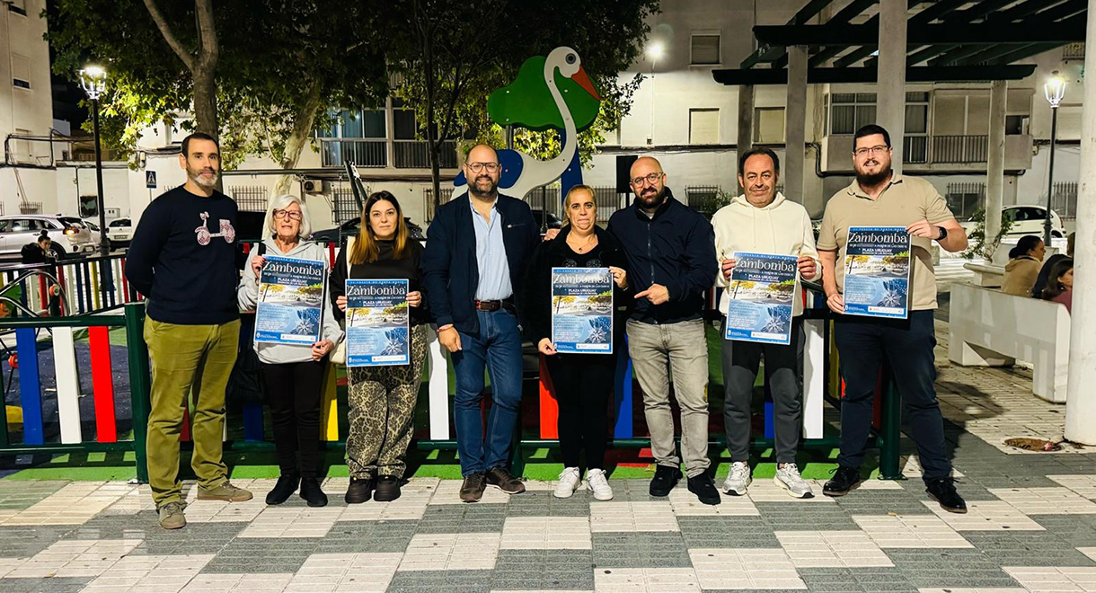 El alcalde, Germán Beardo, presenta la zambomba de Las Nieves y anuncia una subvención para la Agrupación Parroquial