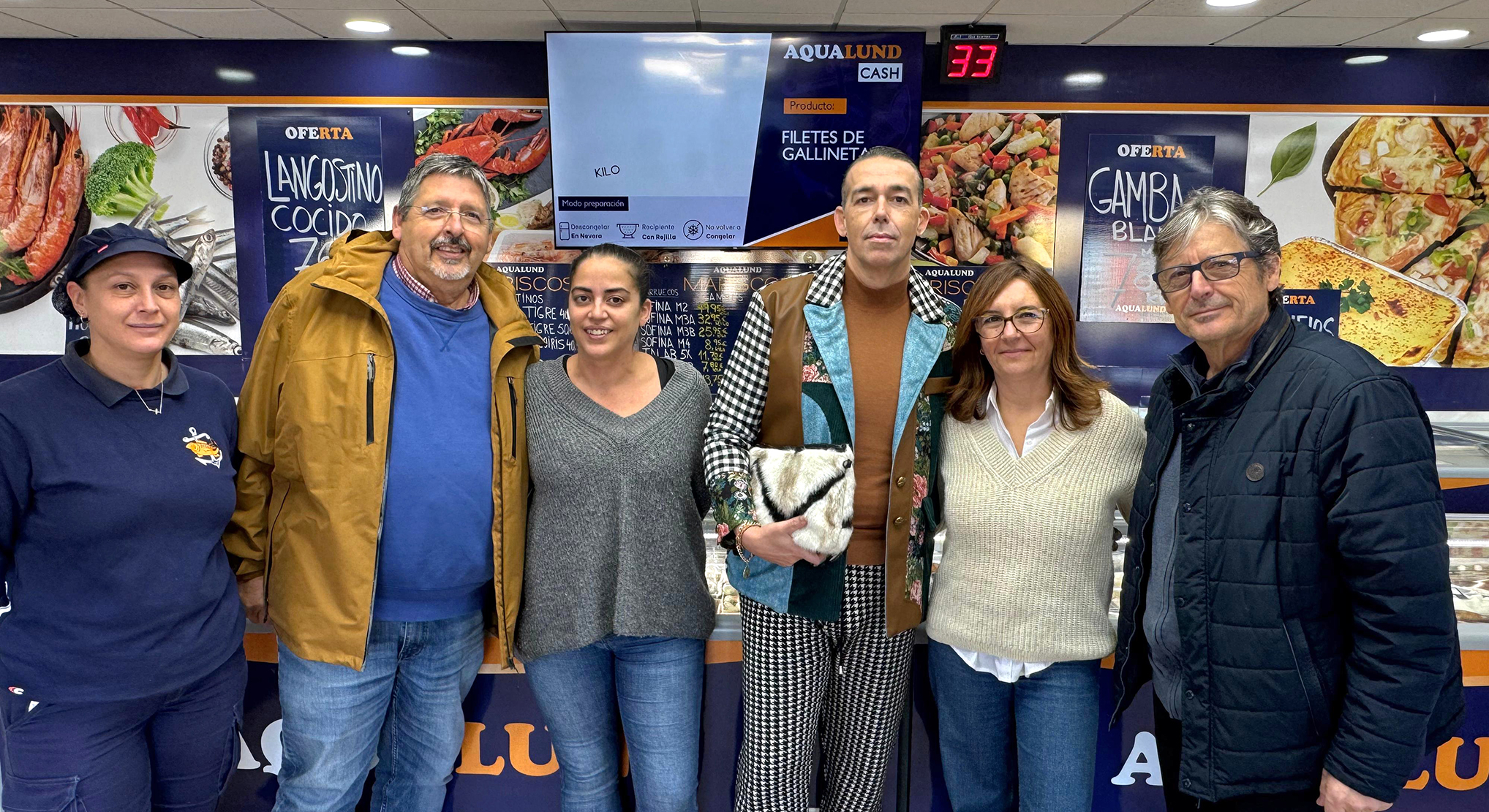 Calleja visita 'Aqualund', tienda especializada en productos congelados que acaba de abrir un nuevo establecimiento en el polígono Guadalete