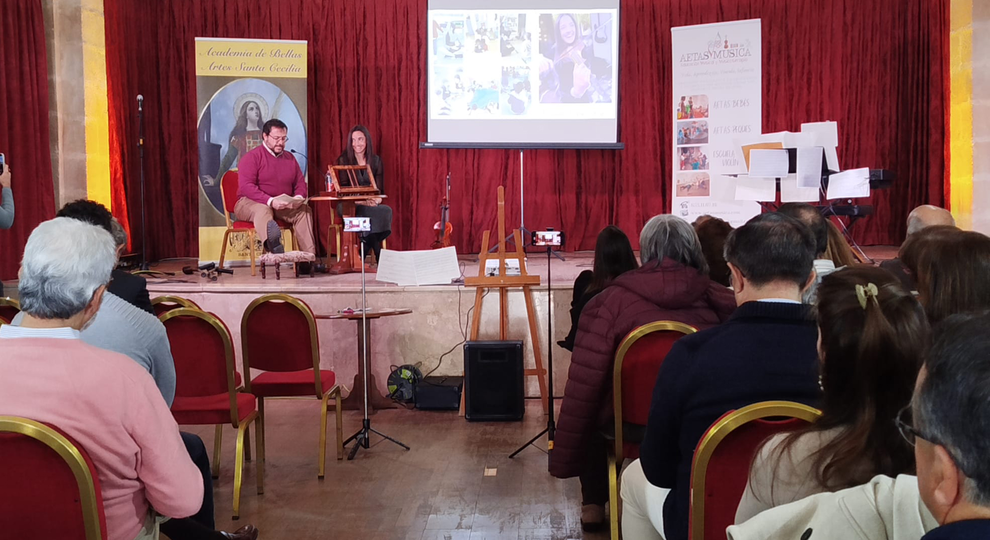 Enrique Iglesias presenta el libro 'Fondos Musicales de la Academia Bellas Artes Santa Cecilia' de la violinista portuense Ana María Castillero