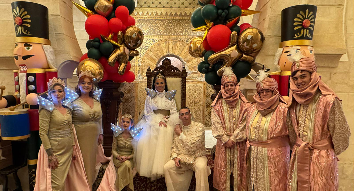 Miles de personas se acercaron ayer al Castillo de San Marcos para visitar a la Estrella de la Ilusión