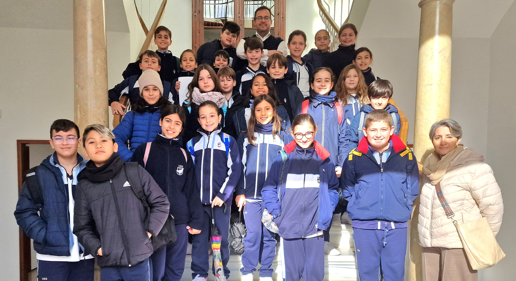 Alumnos del Colegio Espíritu Santo descubren el Ayuntamiento a través de la Oferta Educativa Municipal