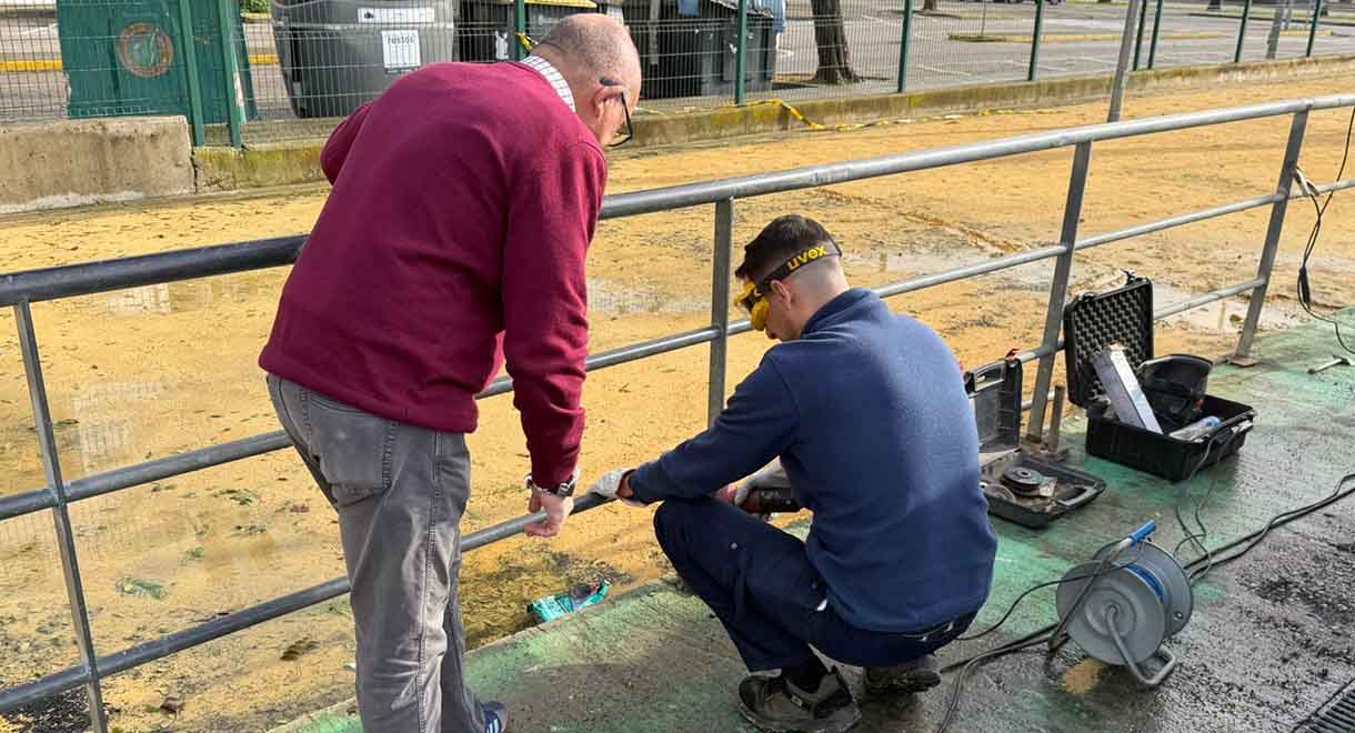 El Ayuntamiento de El Puerto repara El Juncal tras el temporal Kristin y continuará revisando el resto de instalaciones deportivas