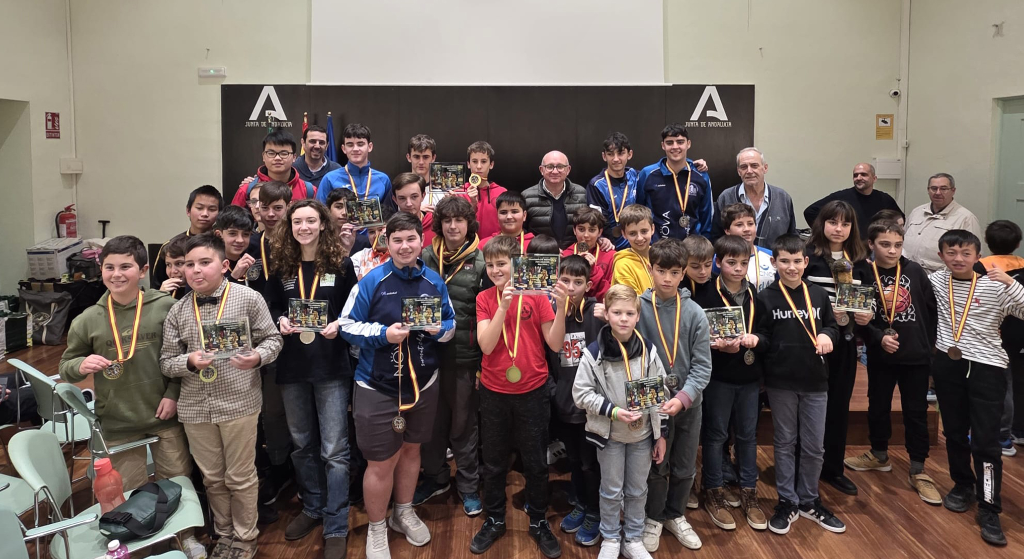 Los Toruños ha acogido el Campeonato Provincial de Ajedrez por equipos de colegios y clubes escolares sub 12 y sub 18