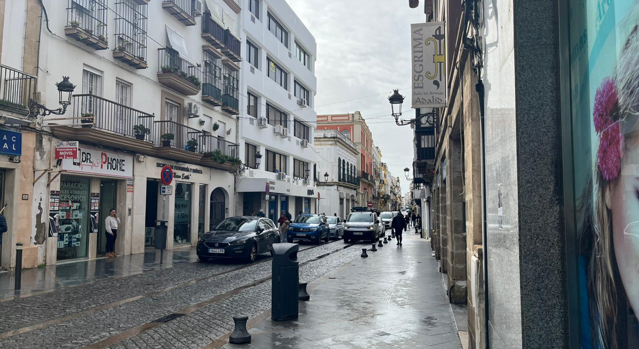 El teniente de alcalde David Calleja anima a la hostelería de El Puerto a sumarse al programa 'Cádiz Vale Más' para dinamizar la economía portuense