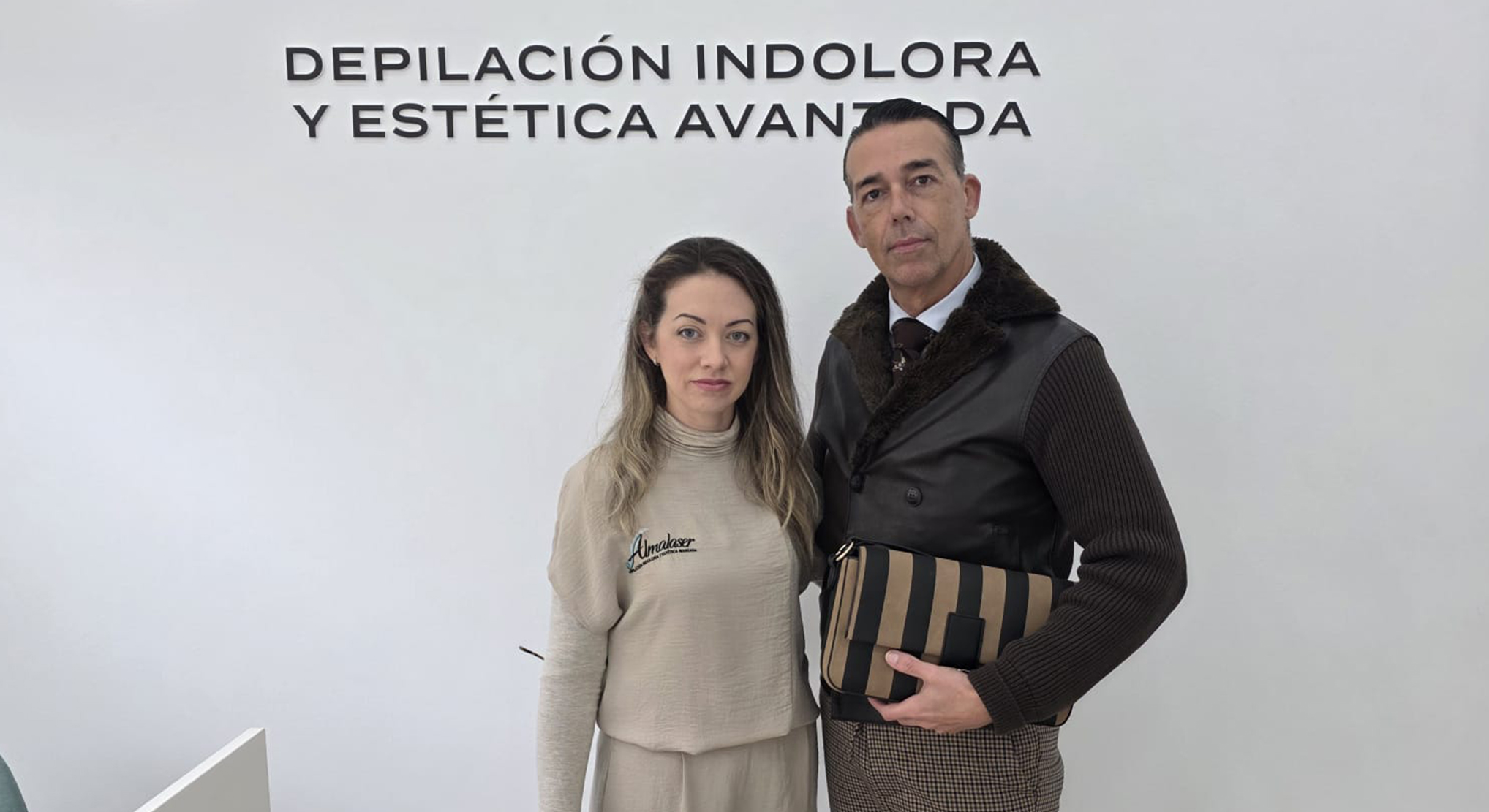 David Calleja visita el nuevo centro de estética avanzada e indolora 'Almalaser'