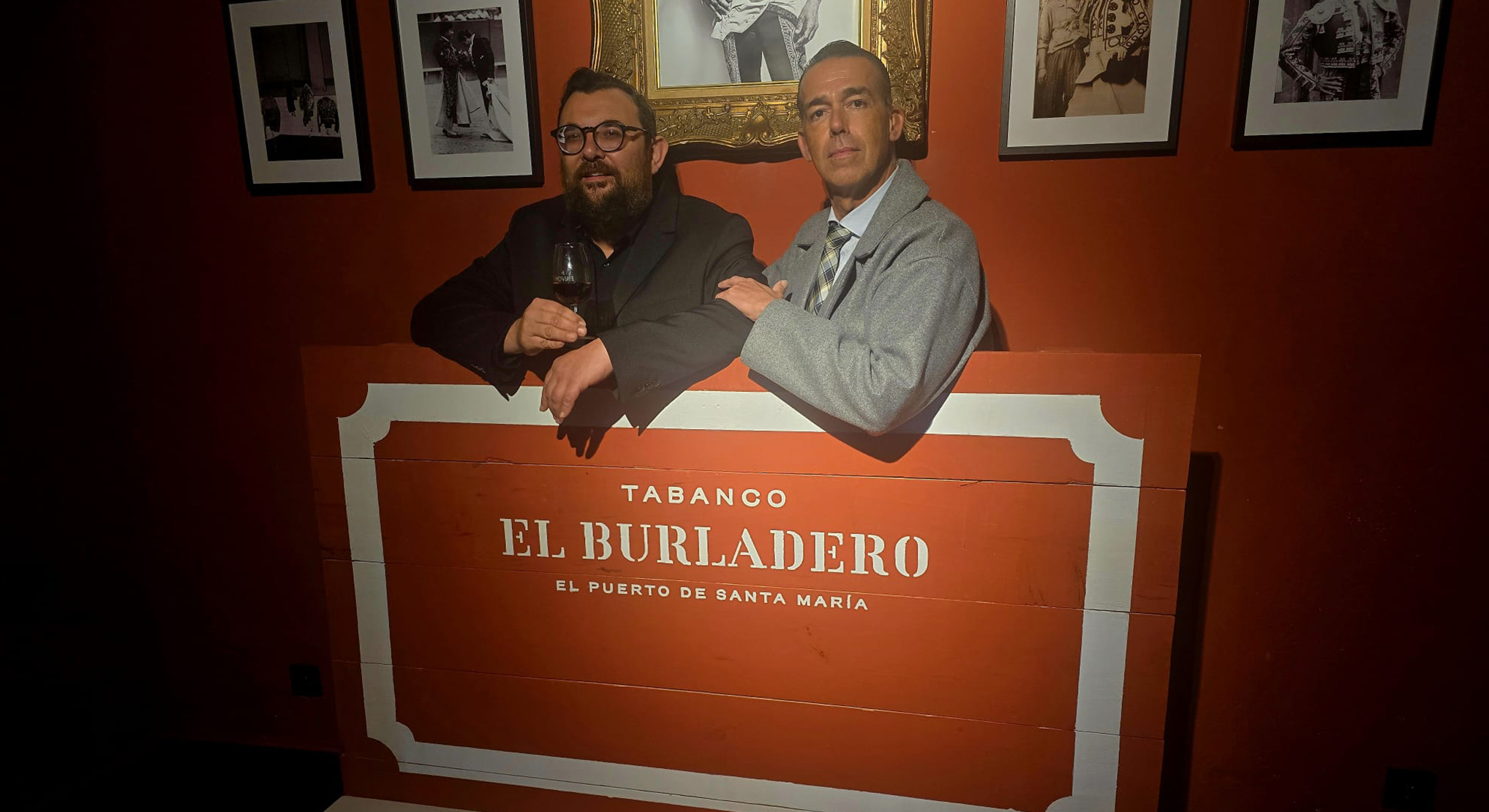 David Calleja visita 'Tabanco El Burladero', un espacio que une en el casco histórico tradición en la cocina, flamenco en vivo y los vinos de la tierra