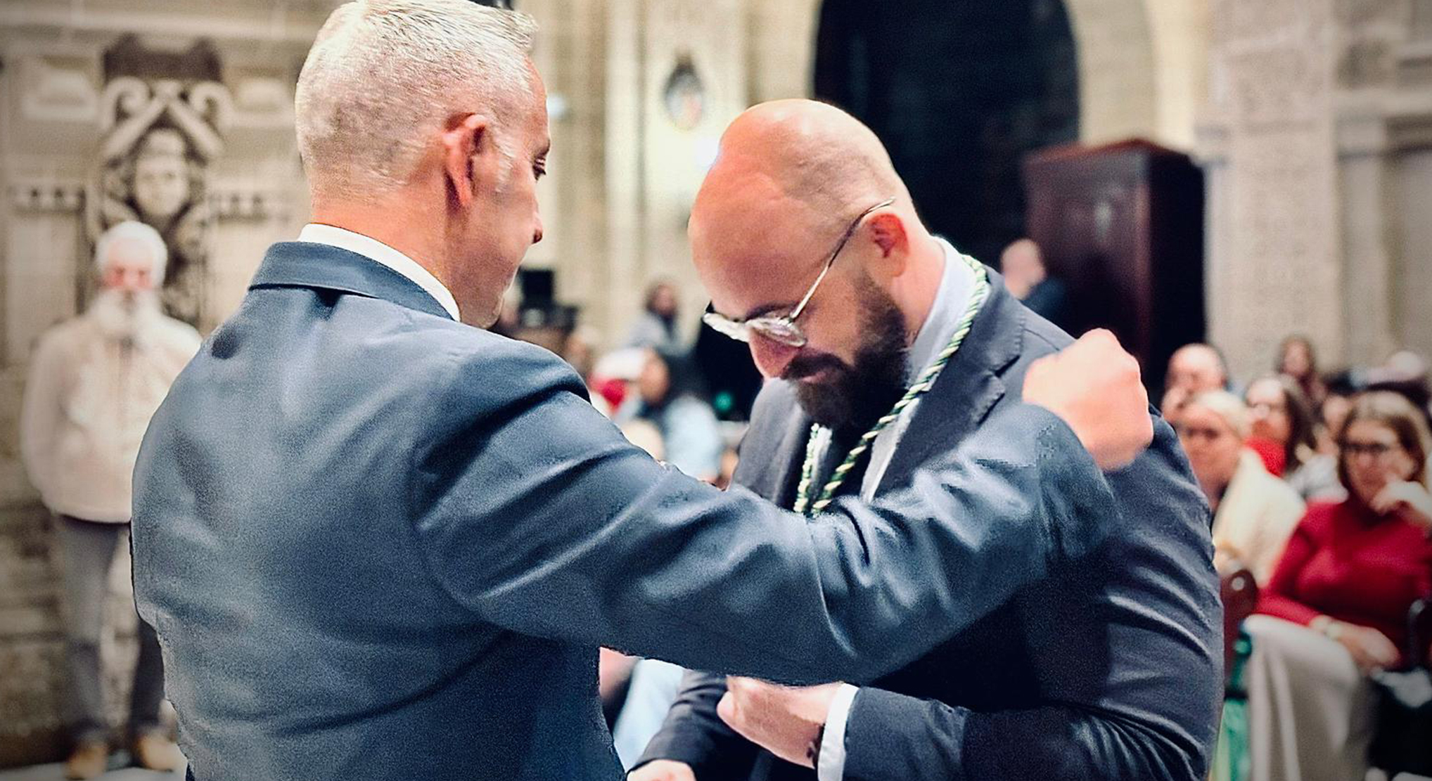 El Beso de Judas entrega a Germán Beardo la medalla como Hermano Honorífico en su Función Principal