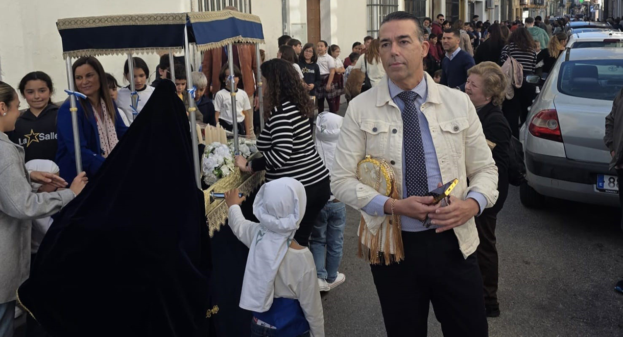 El Colegio La Salle de El Puerto celebra su tradicional procesión escolar con la participación de más de un centenar de alumnos y del teniente de alcalde de Fiestas, David Calleja