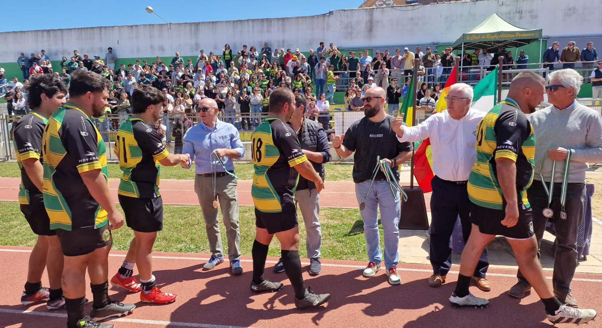Germán Beardo entrega las medallas y la Copa de la final de la Liga Autonómica de Rugby 2025/2026 (2ª Fase) - I División Regional Play Off