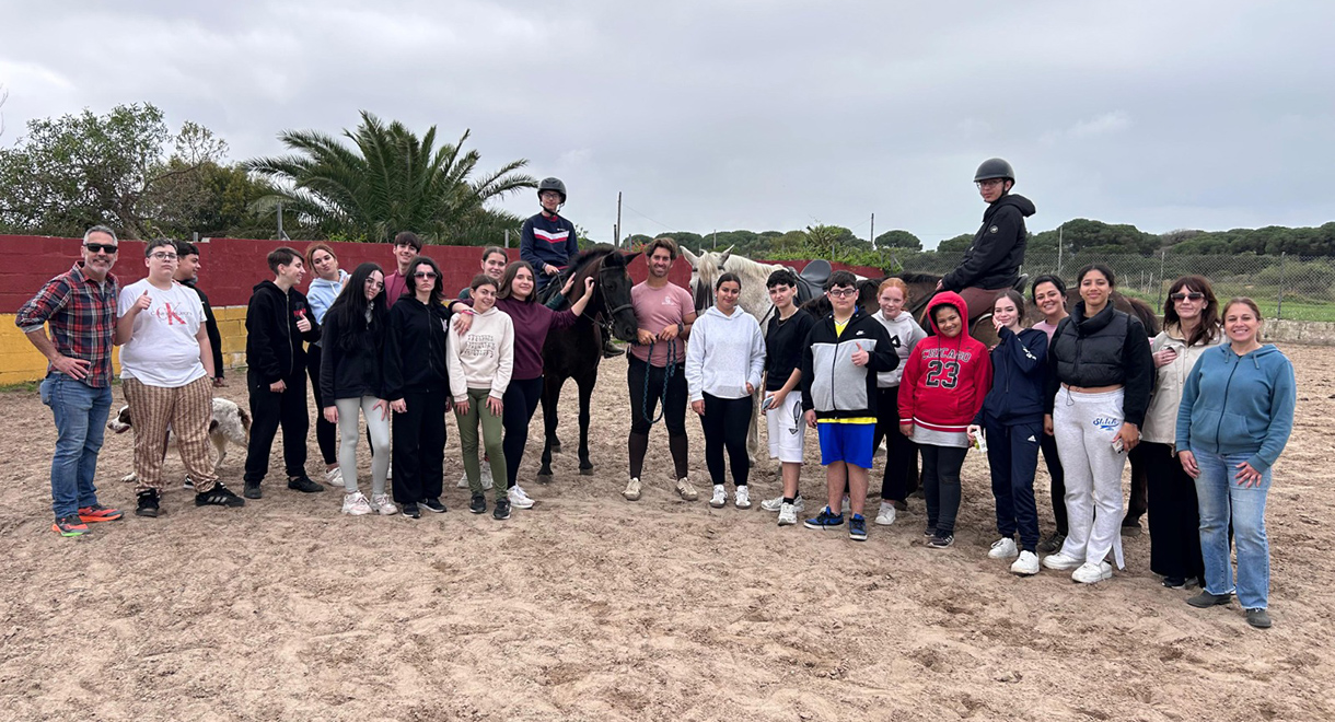 El programa de intervención socioeducativa de Bienestar Social acerca a los jóvenes de El Puerto a la naturaleza y al mundo ecuestre