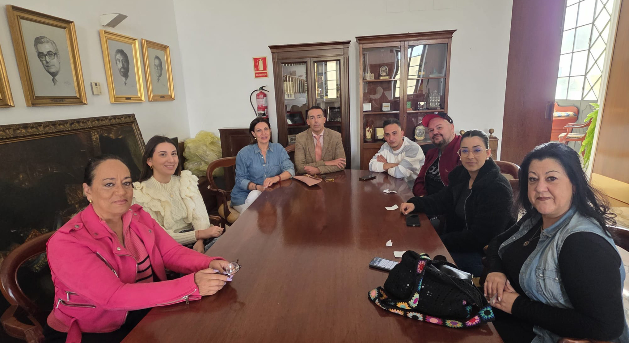 David Calleja se reúne con las academias de baile para coordinar la programación festiva que desarrollarán conjuntamente en la pre-feria y la Feria de Primavera y del Vino Fino