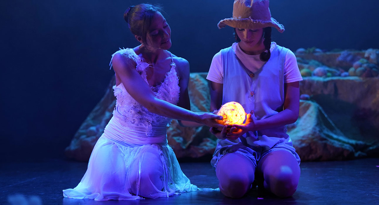 El Teatro Municipal Pedro Muñoz Seca de El Puerto acoge este domingo 19 de abril el espectáculo familiar “Viaje al planeta de todo es posible”