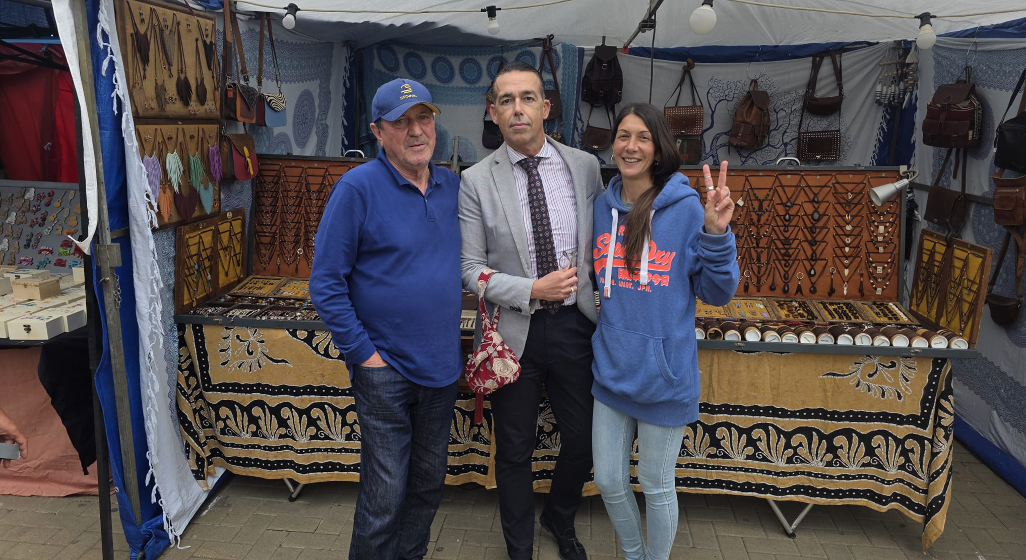 El mercadillo motero del Parque Calderón reafirma su tirón y se consolida como cita imprescindible de la motorada