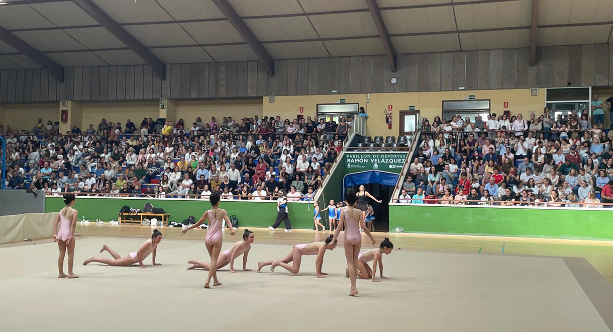 El Pabellón Ramón Velázquez de El Puerto de Santa María acoge la IX Exhibición de Gimnasia Rítmica dentro de los 41 Juegos Deportivos Municipales
