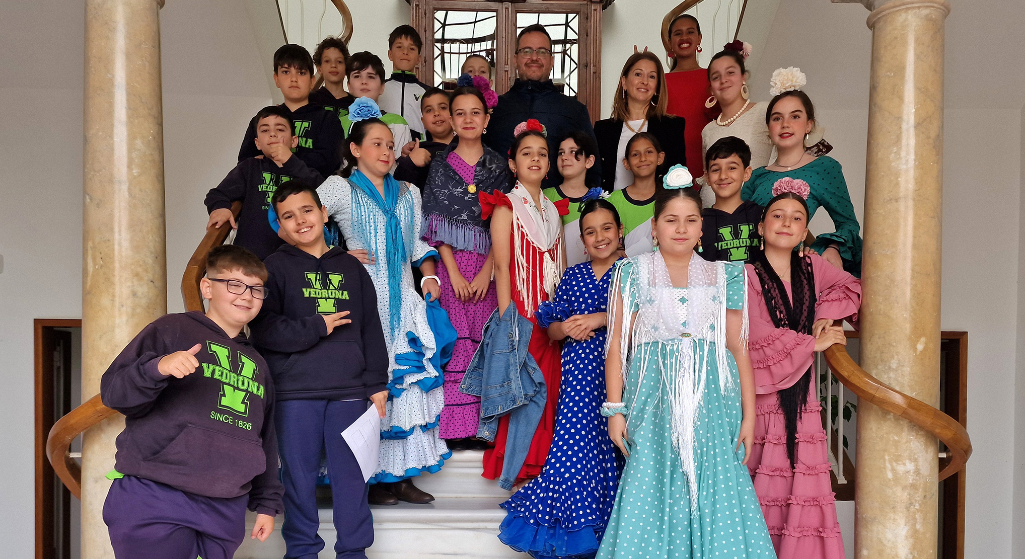 Alumnos de 5º B de Primaria de Las Carmelitas visitan el Ayuntamiento junto al teniente de alcalde Enrique Iglesias