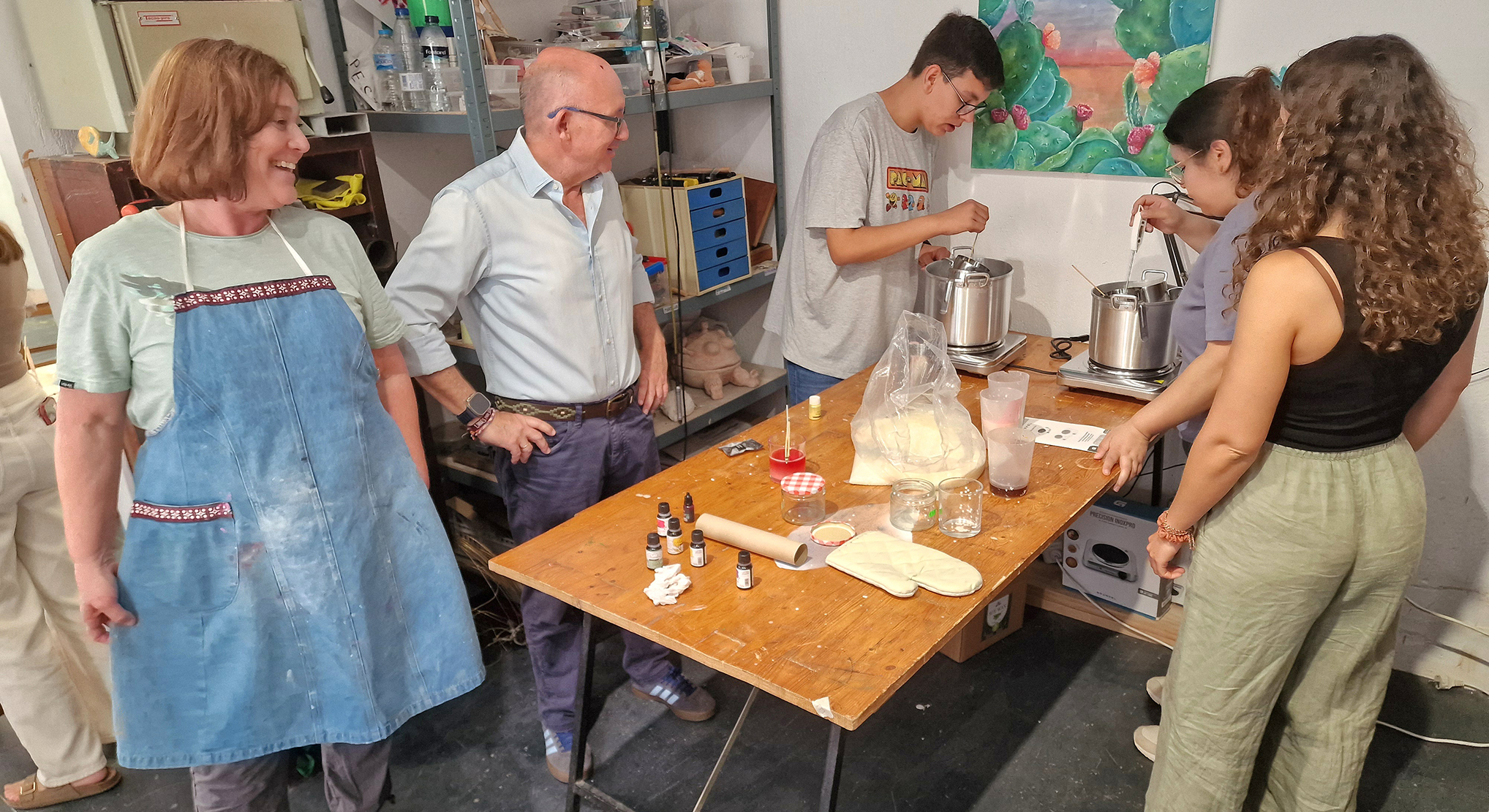 El Puerto impulsa un taller de velas ecológicas dentro de su programación formativa juvenil