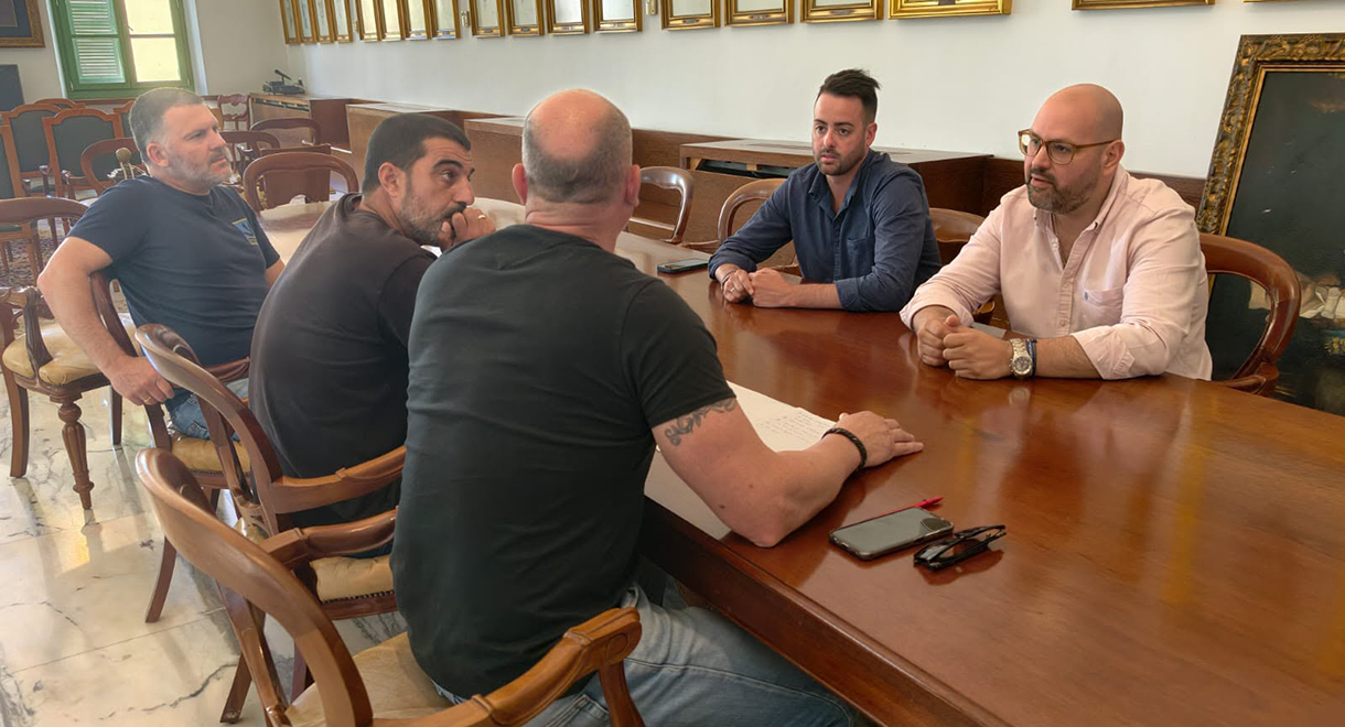 El Gobierno Municipal y UGT avanzan en mejoras para la plantilla municipal y el servicio de Policía Local de El Puerto